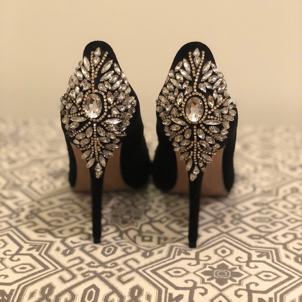 Heels - Picture 2 of 6